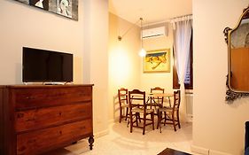 Saint Charles Apartment